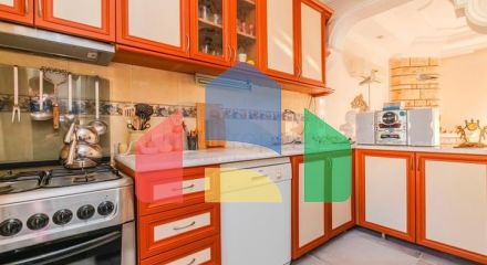 Простора мебльована вілла всього в 50 м від моря в районі Паяллар / Аланья