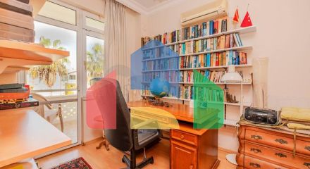 Простора мебльована вілла всього в 50 м від моря в районі Паяллар / Аланья