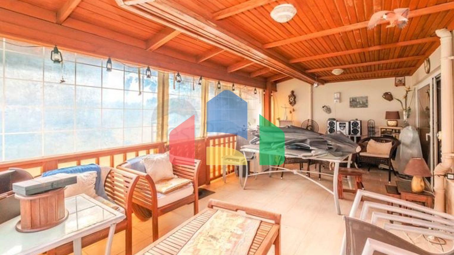 Простора мебльована вілла всього в 50 м від моря в районі Паяллар / Аланья