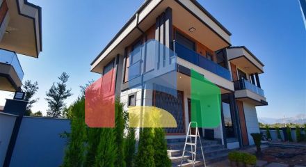 Вілла планування 5 + 1 в районі Дошемеалти - Анталія