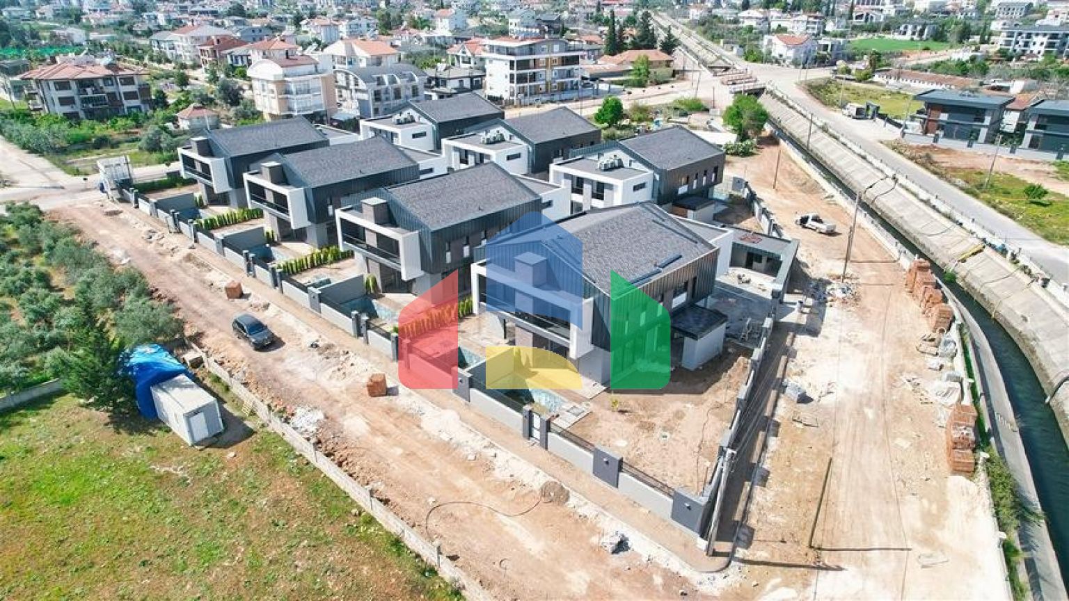 Виллы в комплексе планировки 4+1 в районе Дошемеалты - Анталия