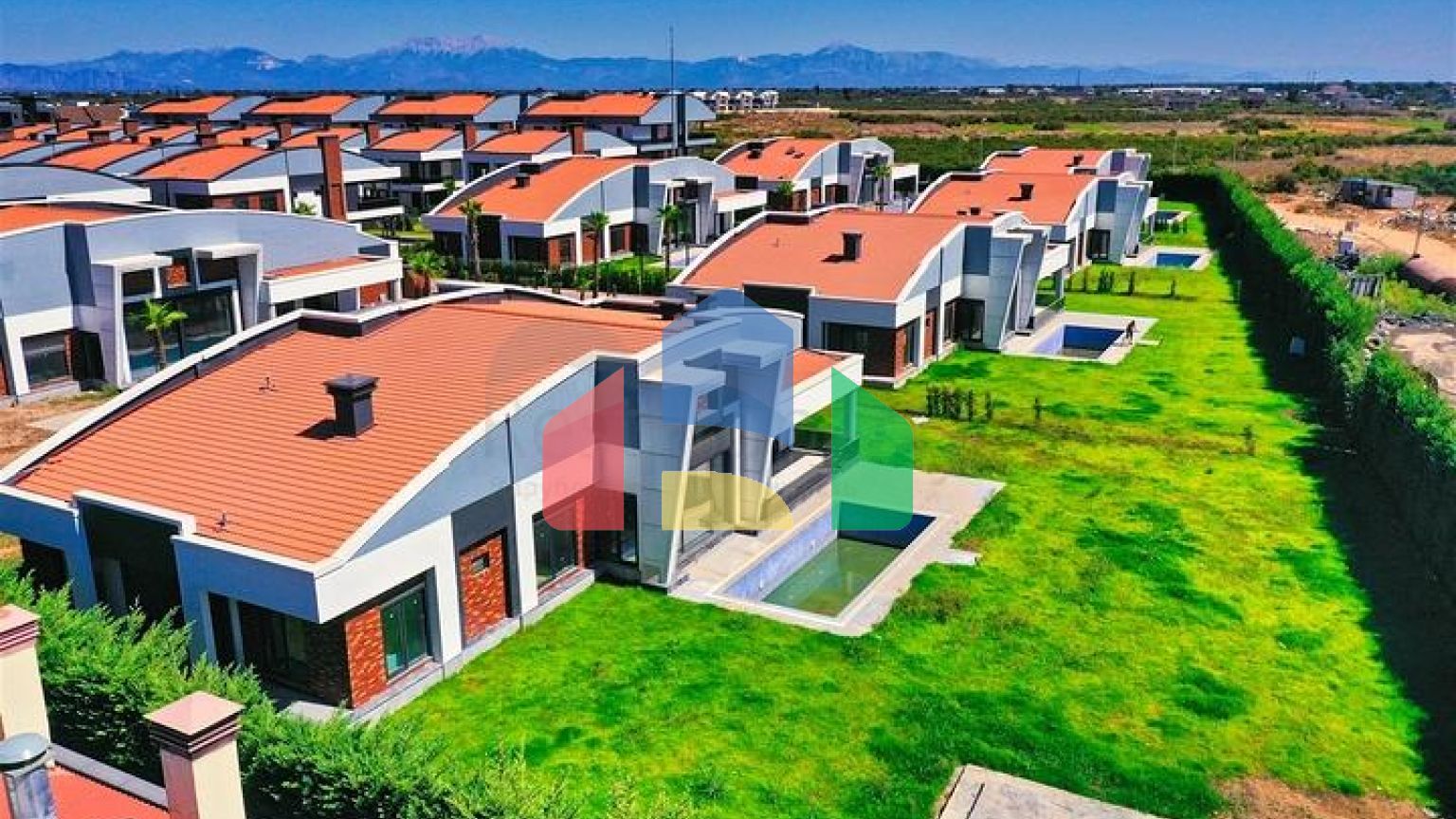 Вілли преміум класу в районі Дошемеалти-Анталія