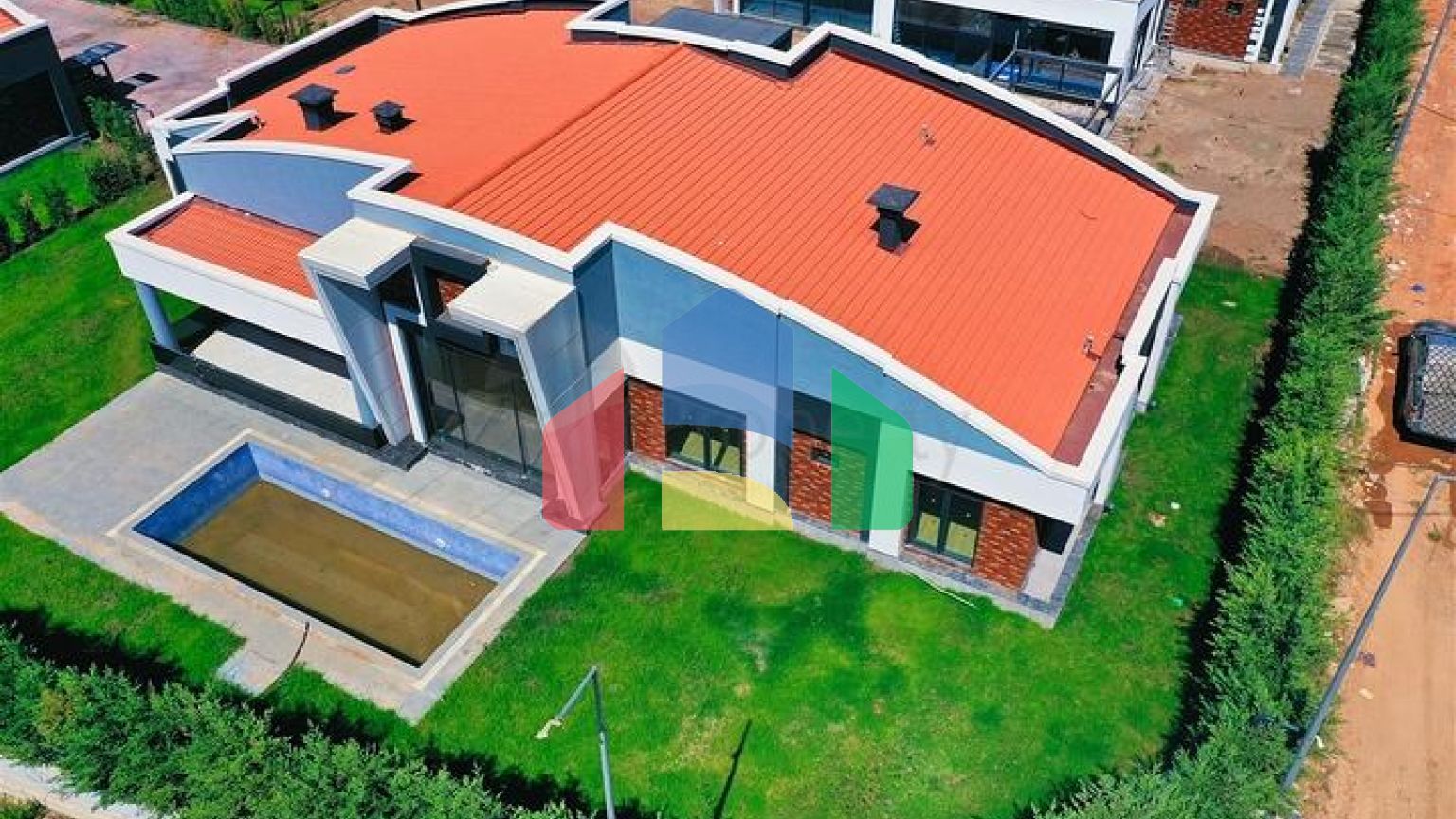 Вілли преміум класу в районі Дошемеалти-Анталія