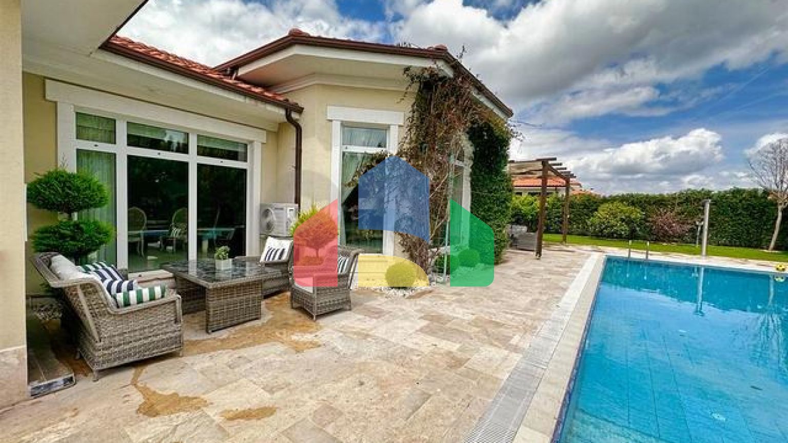 Вилла планировки 5+1 в районе Дошемеалты - Анталия