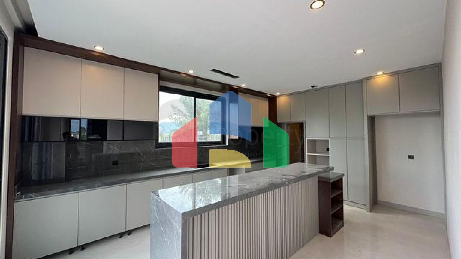 Вілла планування 4 + 1 в районі Дошемеалти - Анталія