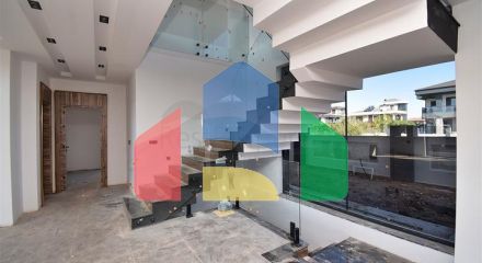 Вілла планування 7 + 1 в районі Дошемеалти - Анталія