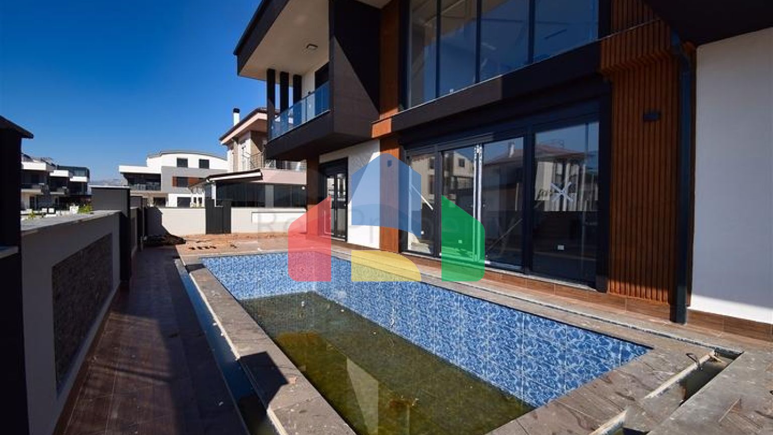 Вілла планування 7 + 1 в районі Дошемеалти - Анталія