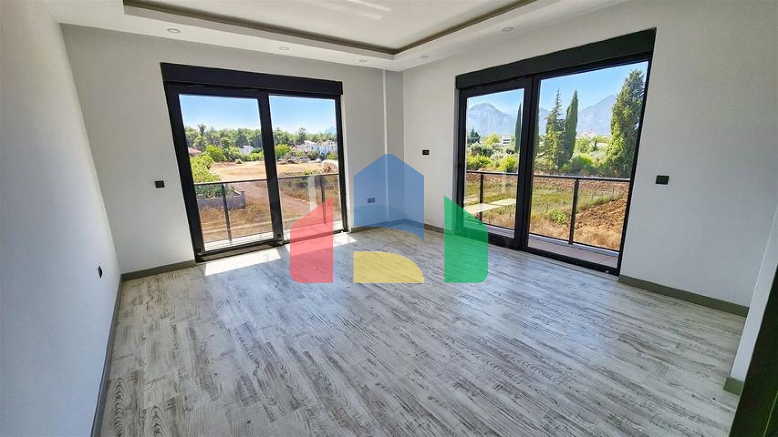 Вілла планування 4 + 1 в районі Дошемеалти - Анталія