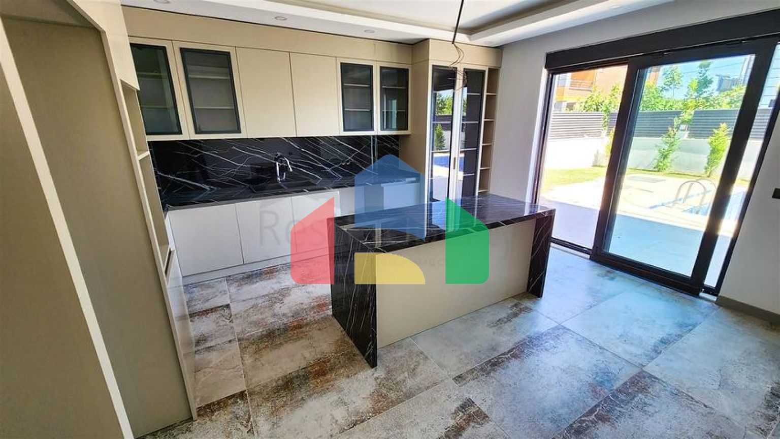 Вілла планування 4 + 1 в районі Дошемеалти - Анталія