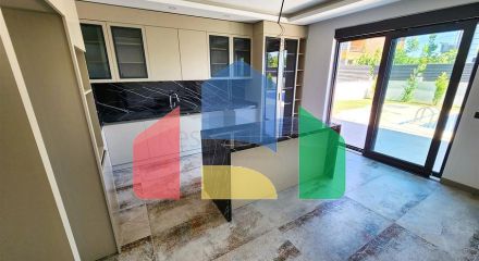 Вілла планування 4 + 1 в районі Дошемеалти - Анталія