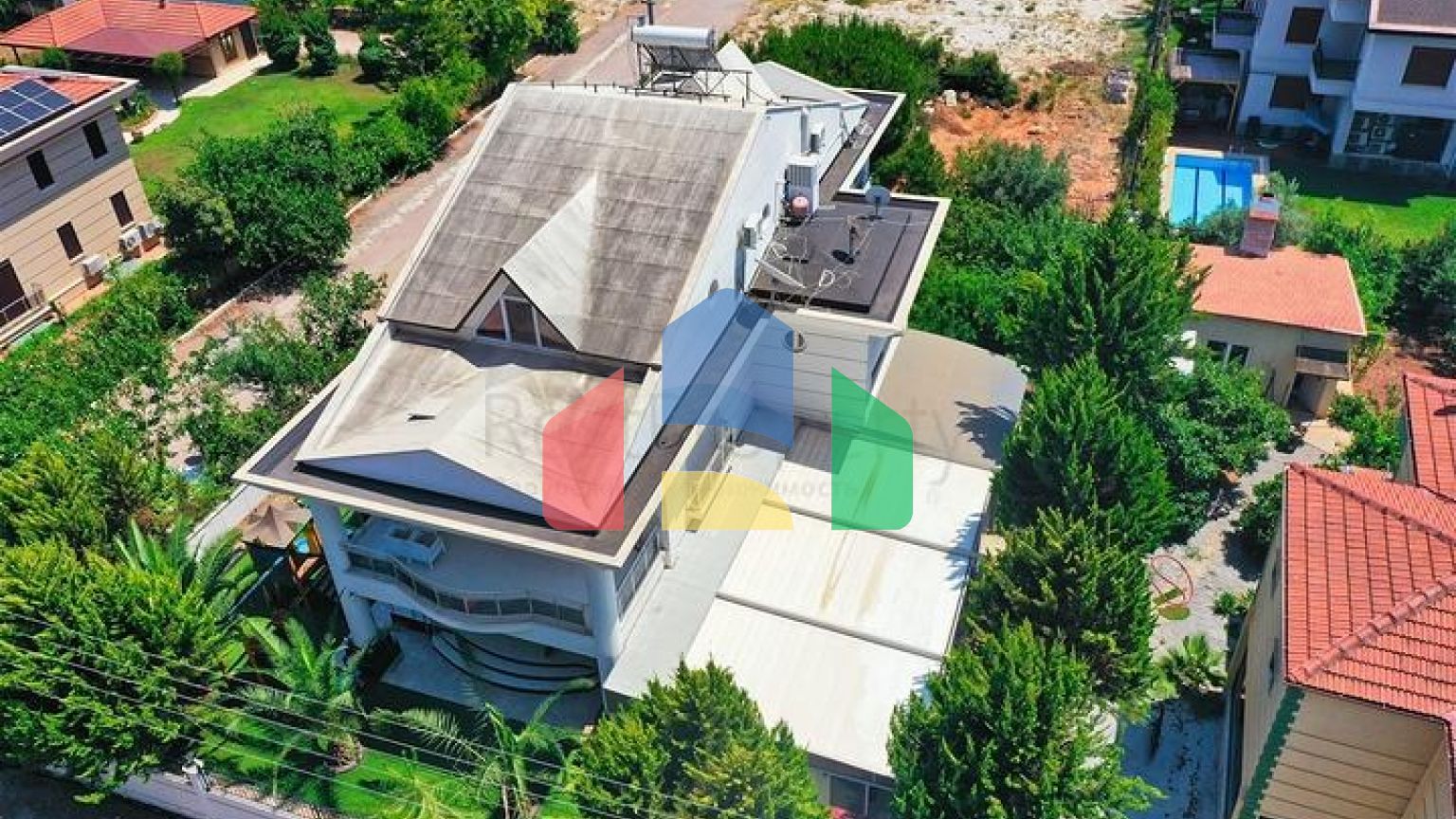 Вілла планування 4 + 1 в районі Дошемеалти - Анталія