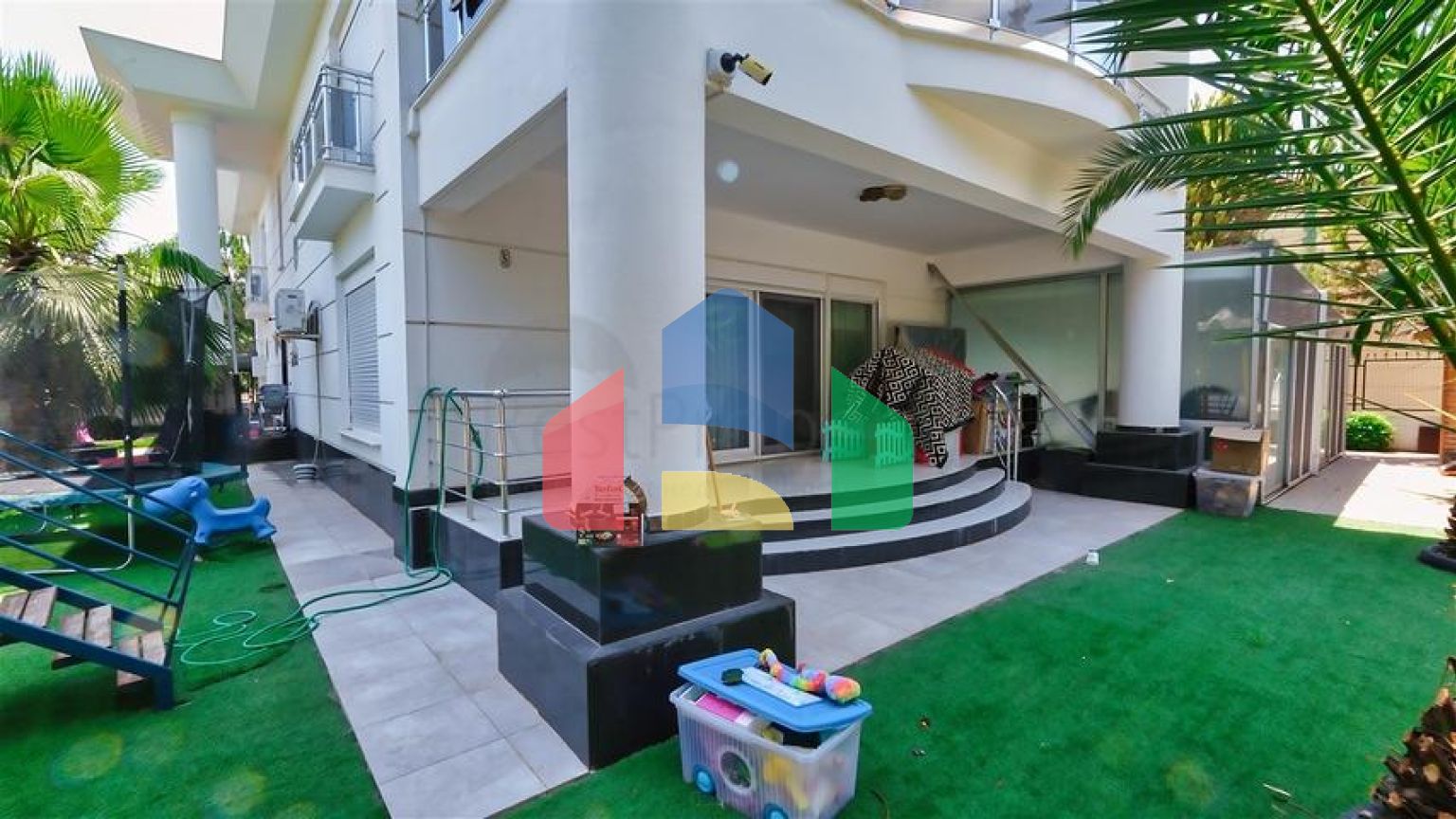 Вілла планування 4 + 1 в районі Дошемеалти - Анталія