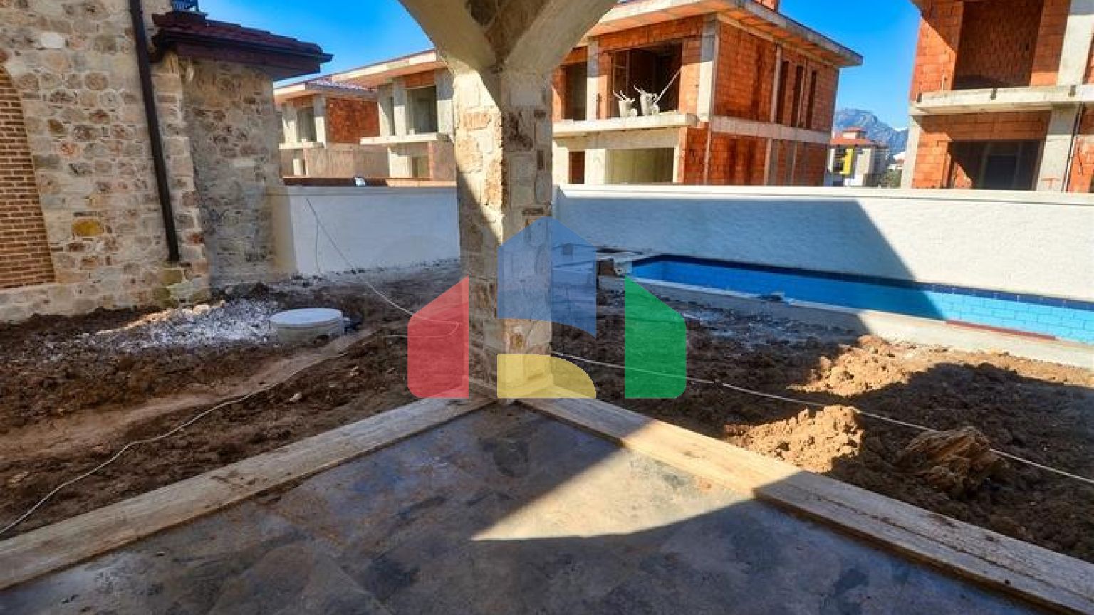 Вілли планування 4 + 1 в районі Дошемеалти - Анталія