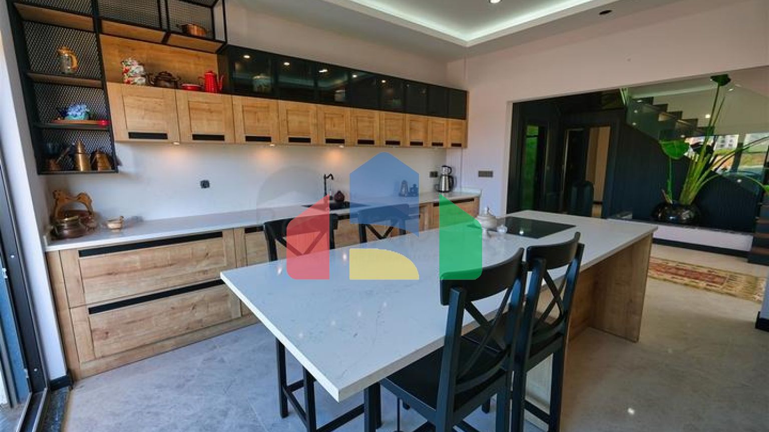 Затишна вілла планування 4 + 1 в районі Дошемеалти - Анталія