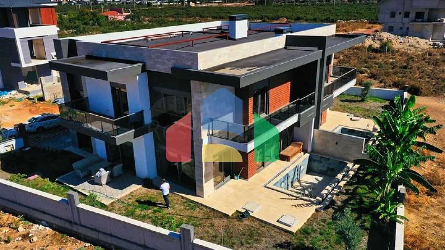 Затишна вілла планування 4 + 1 в районі Дошемеалти - Анталія