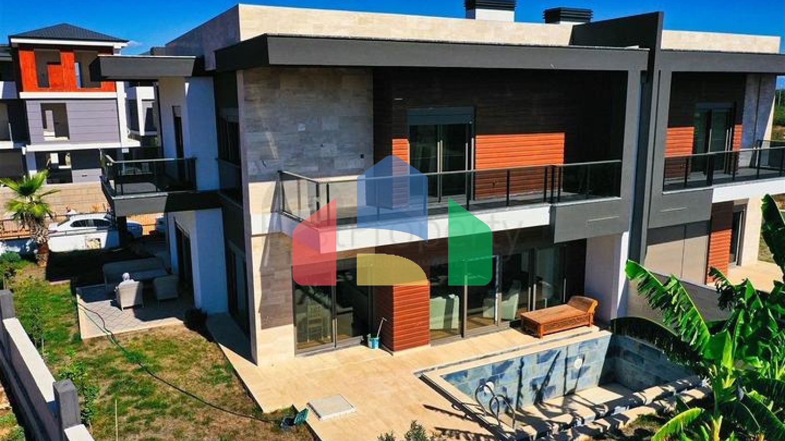 Затишна вілла планування 4 + 1 в районі Дошемеалти - Анталія