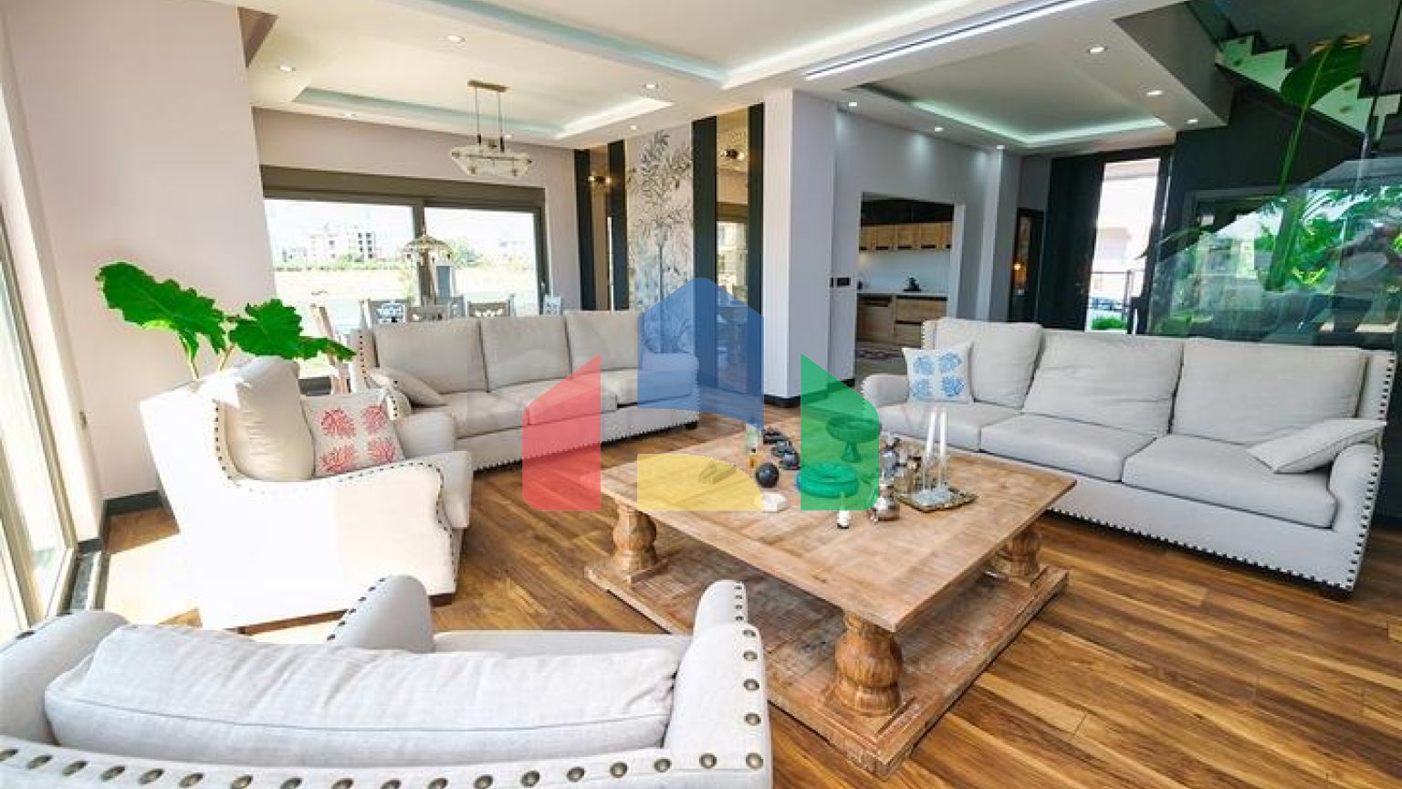 Затишна вілла планування 4 + 1 в районі Дошемеалти - Анталія