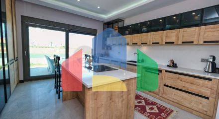 Затишна вілла планування 4 + 1 в районі Дошемеалти - Анталія