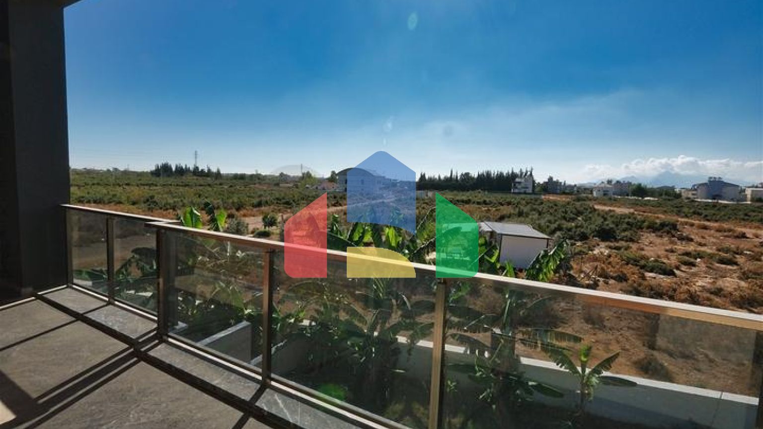 Затишна вілла планування 4 + 1 в районі Дошемеалти - Анталія