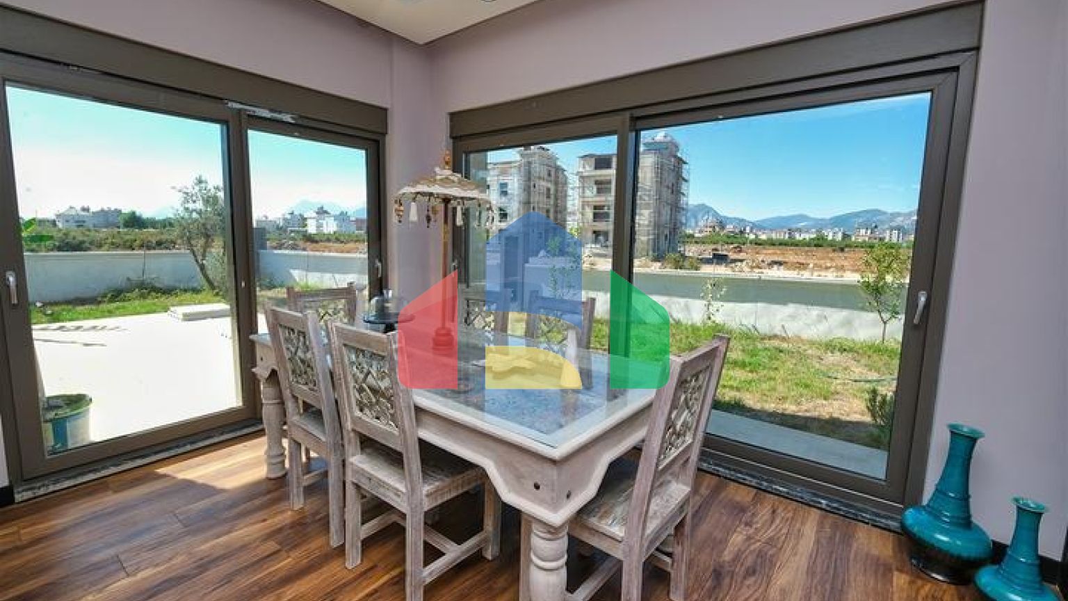 Затишна вілла планування 4 + 1 в районі Дошемеалти - Анталія