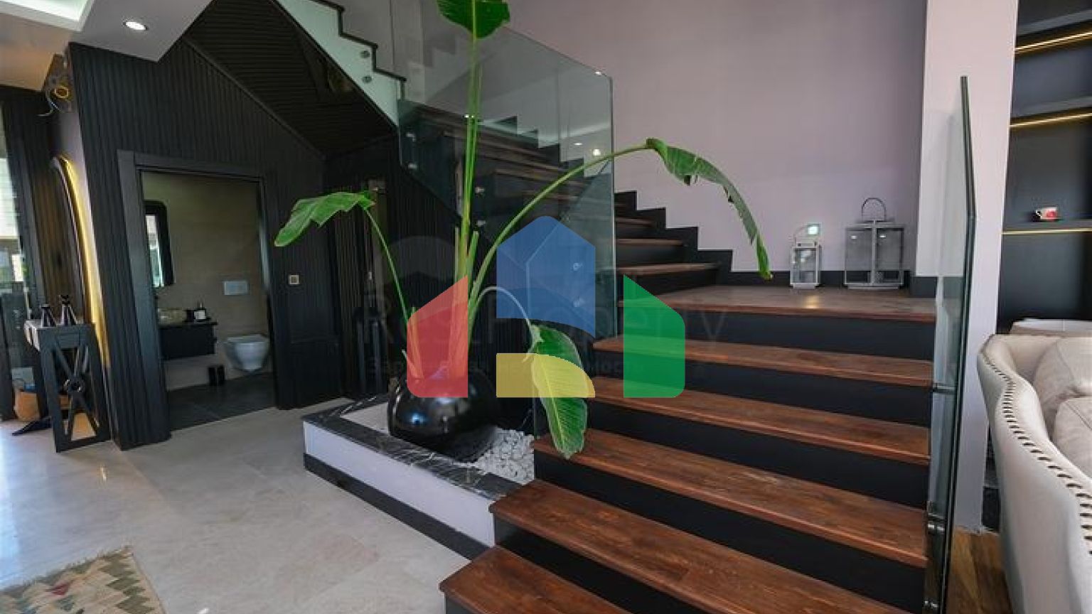 Затишна вілла планування 4 + 1 в районі Дошемеалти - Анталія