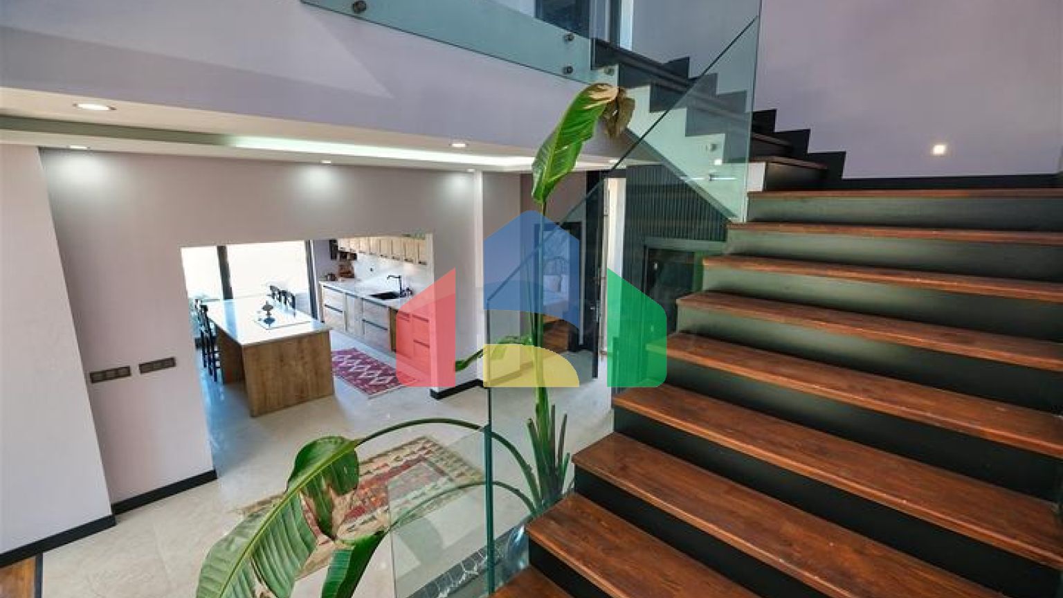 Затишна вілла планування 4 + 1 в районі Дошемеалти - Анталія