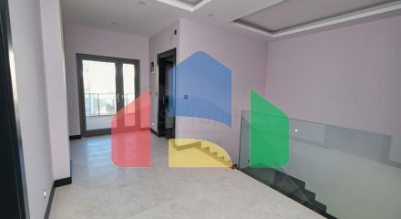 Затишна вілла планування 4 + 1 в районі Дошемеалти - Анталія