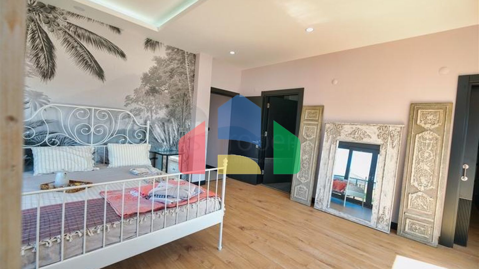 Затишна вілла планування 4 + 1 в районі Дошемеалти - Анталія