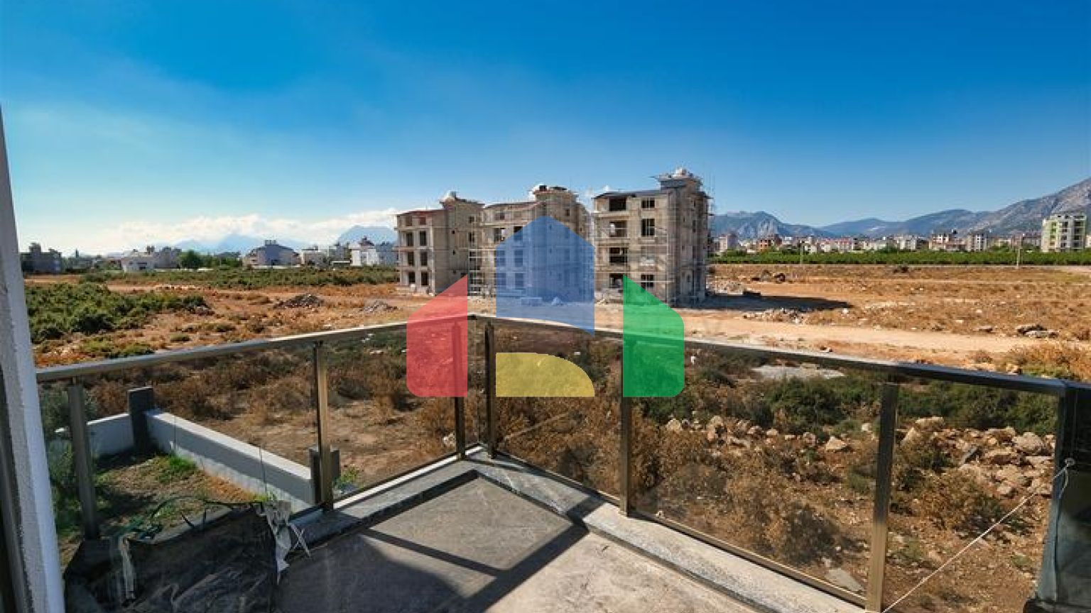 Затишна вілла планування 4 + 1 в районі Дошемеалти - Анталія