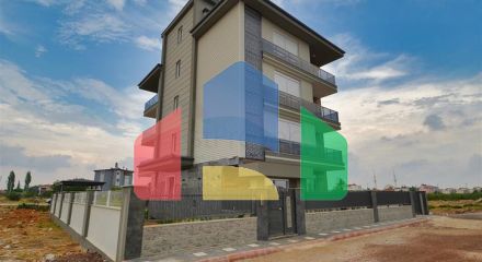 A building with 4 apartments in the area of Doshemealti - Antalya