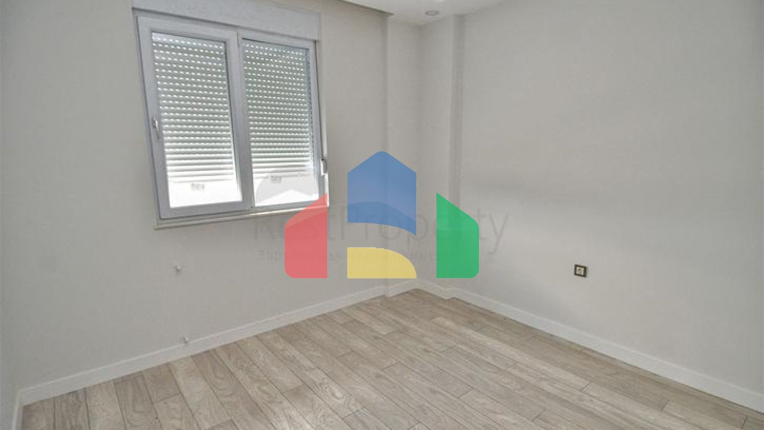 Будівля, що має 4 квартири в районі Дошемеалти-Анталія