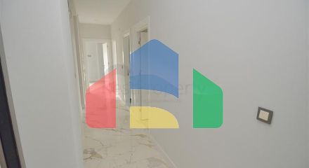 Будівля, що має 4 квартири в районі Дошемеалти-Анталія