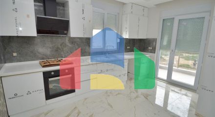 Будівля, що має 4 квартири в районі Дошемеалти-Анталія