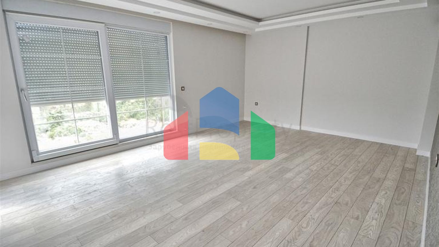 Будівля, що має 4 квартири в районі Дошемеалти-Анталія