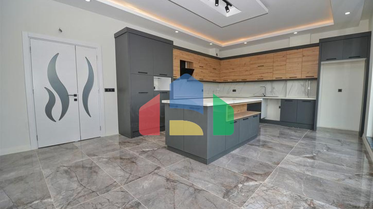 Вілла планування 7 + 2 в районі Дошемеалти - Анталія