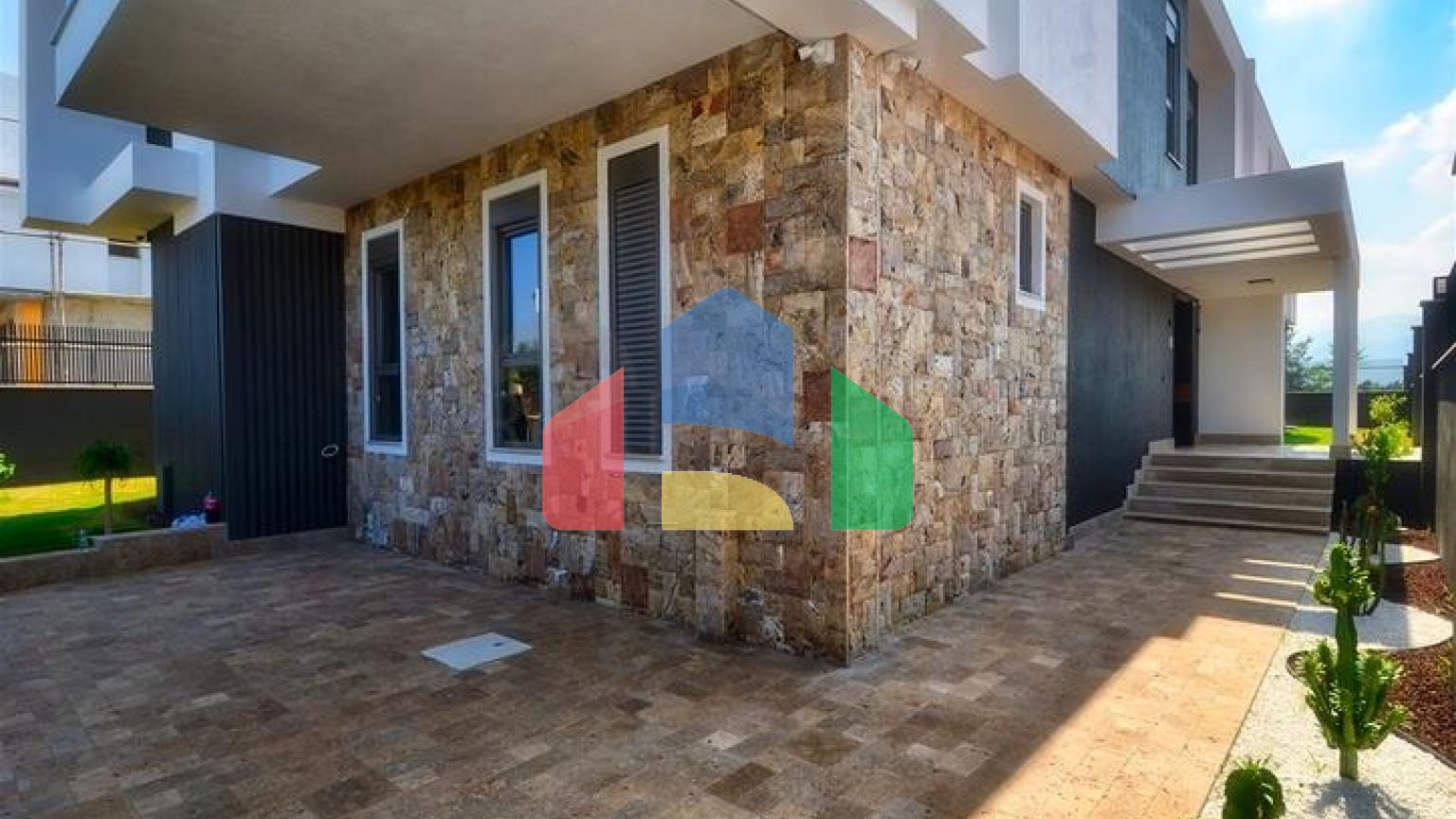 Новая элитная вилла планировки 5+1 в районе Дошемеалты - Анталия