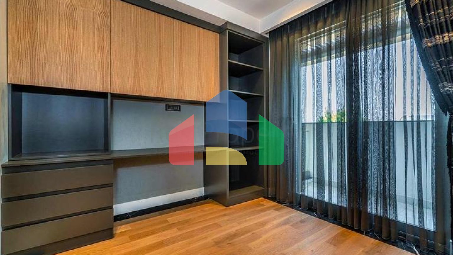 Простора вілла планування 6 + 1 в районі Дошемеалти - Анталія