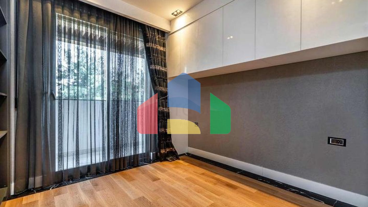 Простора вілла планування 6 + 1 в районі Дошемеалти - Анталія