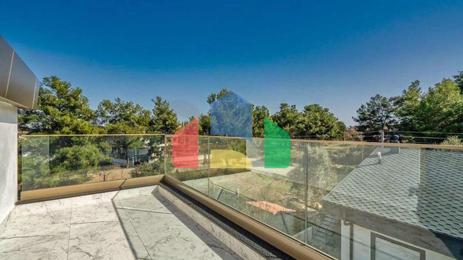 Простора вілла планування 6 + 1 в районі Дошемеалти - Анталія