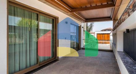 Простора вілла планування 6 + 1 в районі Дошемеалти - Анталія