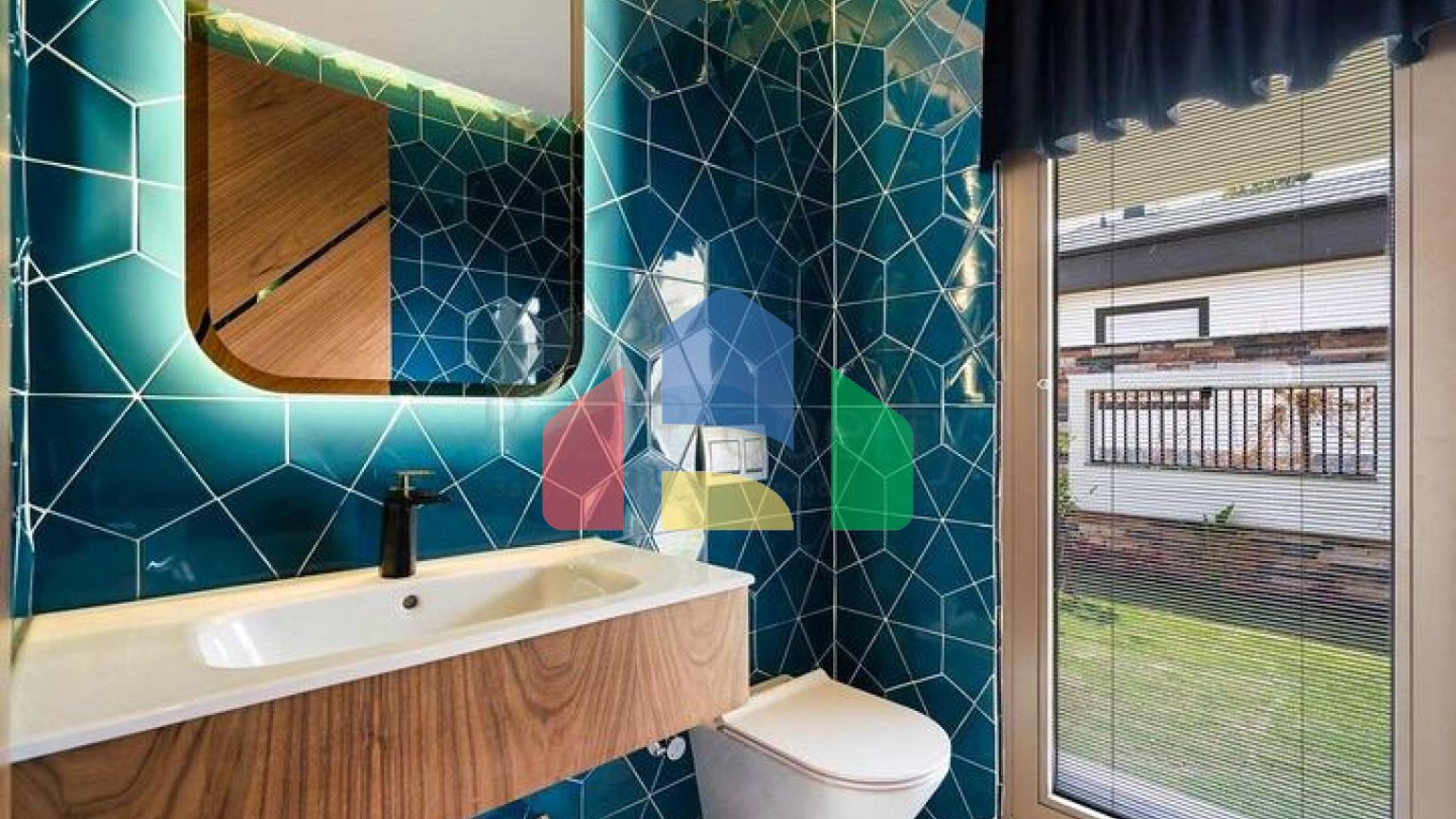 Простора вілла планування 6 + 1 в районі Дошемеалти - Анталія