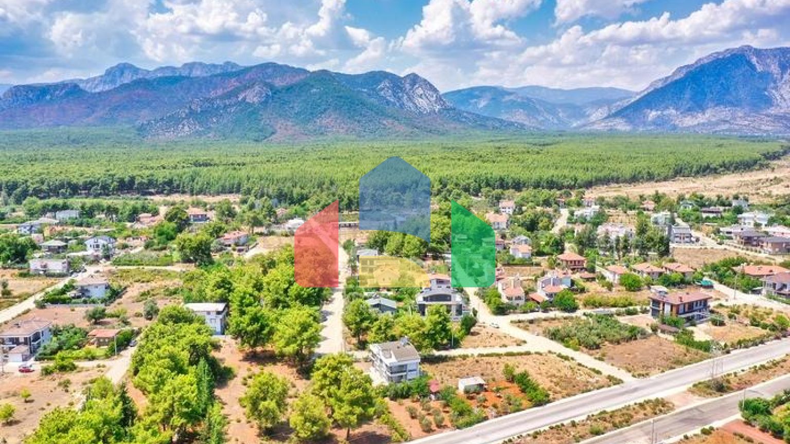 Простора вілла планування 6 + 1 в районі Дошемеалти - Анталія