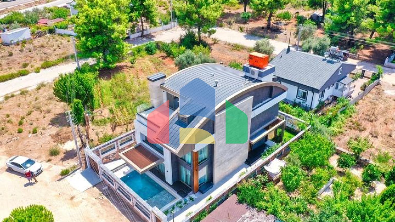 Простора вілла планування 6 + 1 в районі Дошемеалти - Анталія