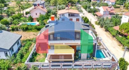 Простора вілла планування 6 + 1 в районі Дошемеалти - Анталія