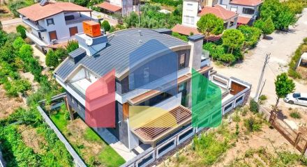 Простора вілла планування 6 + 1 в районі Дошемеалти - Анталія