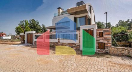 Простора вілла планування 6 + 1 в районі Дошемеалти - Анталія