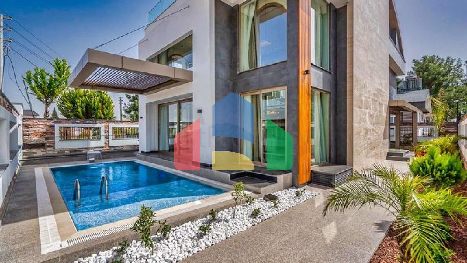 Простора вілла планування 6 + 1 в районі Дошемеалти - Анталія