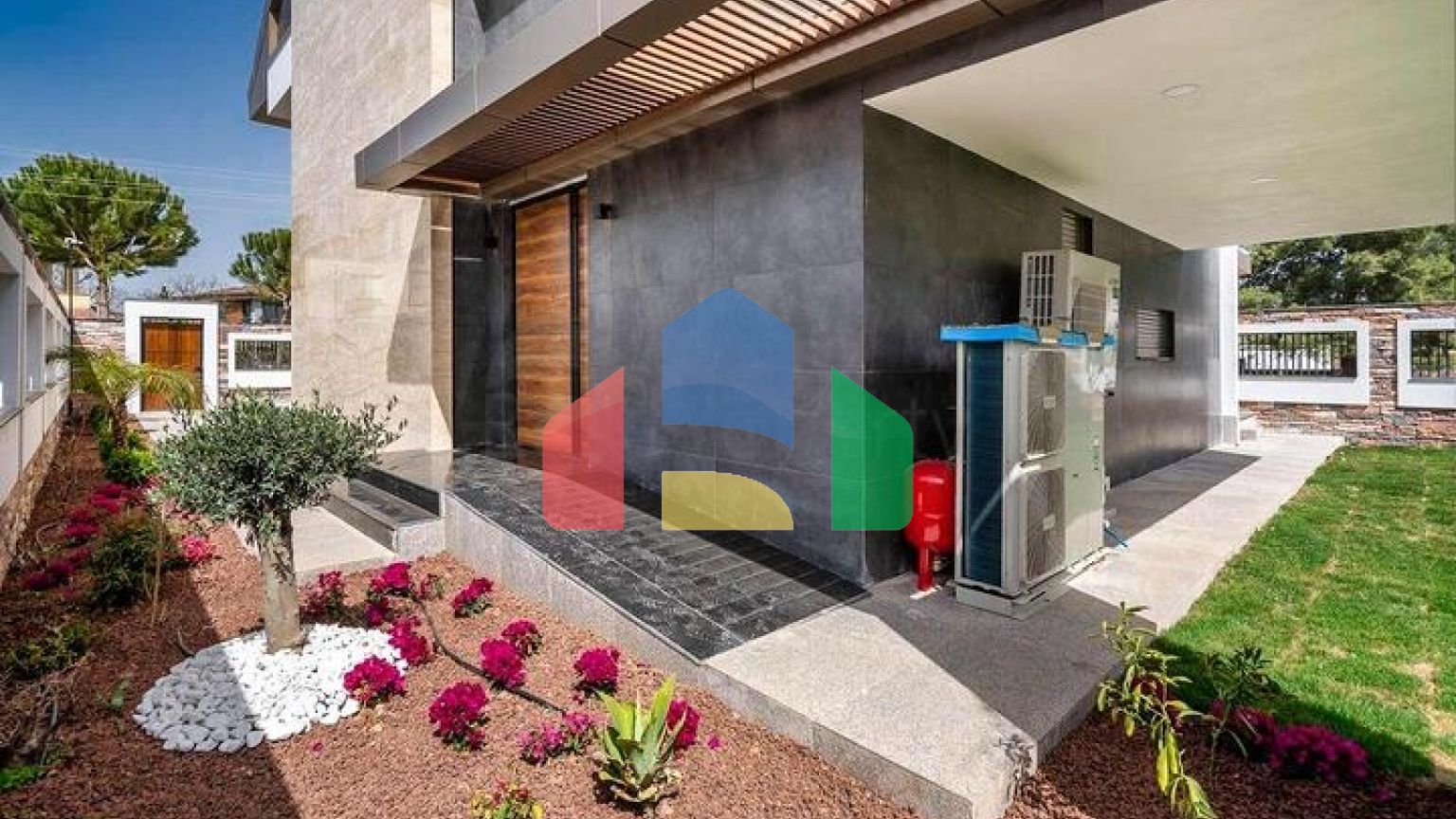 Простора вілла планування 6 + 1 в районі Дошемеалти - Анталія