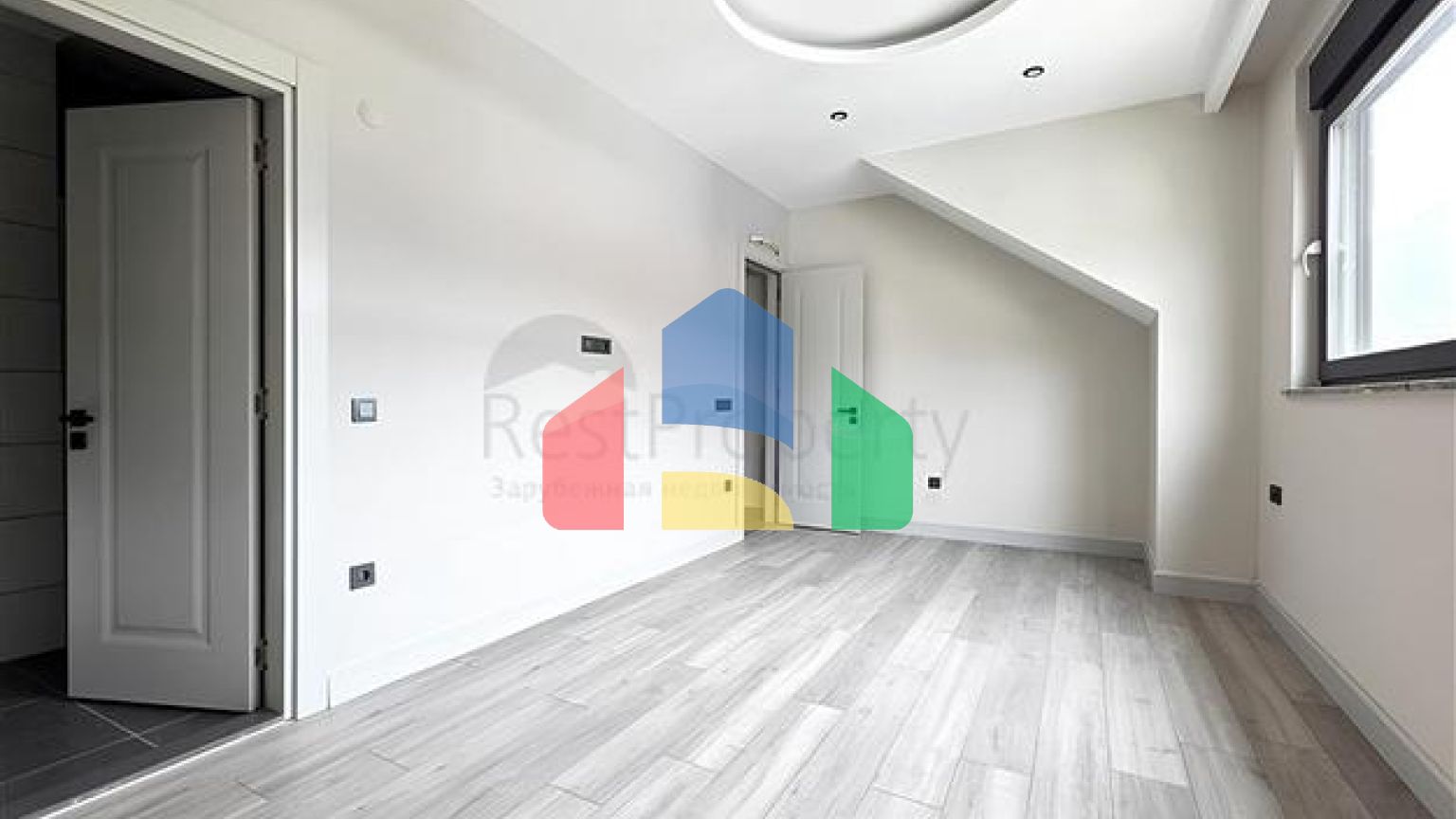 Просторий дуплекс 4 + 1 в районі Оба – поєднання затишку, тиші і якості