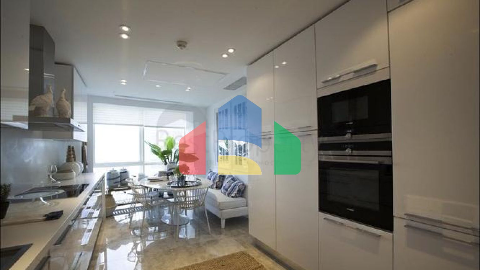 Апартаменти класу люкс на проспекті Багдад